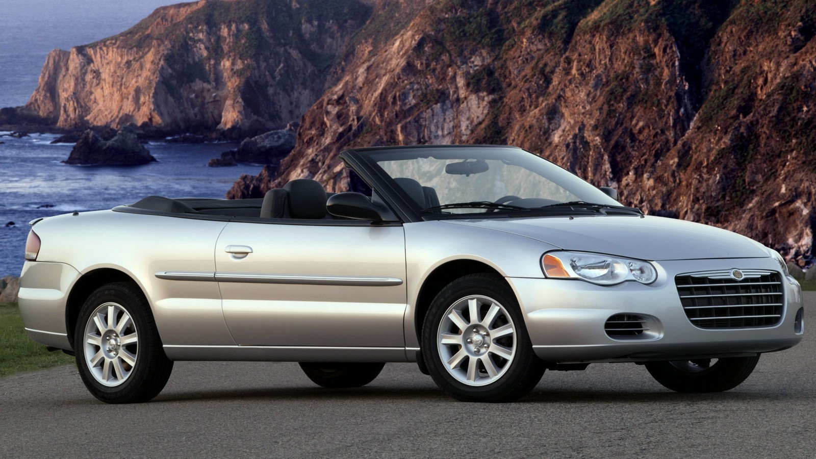 На фото: Chrysler Sebring Convertible (JR) '2003–06