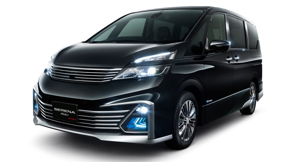 На фото: Nissan Serena Rider