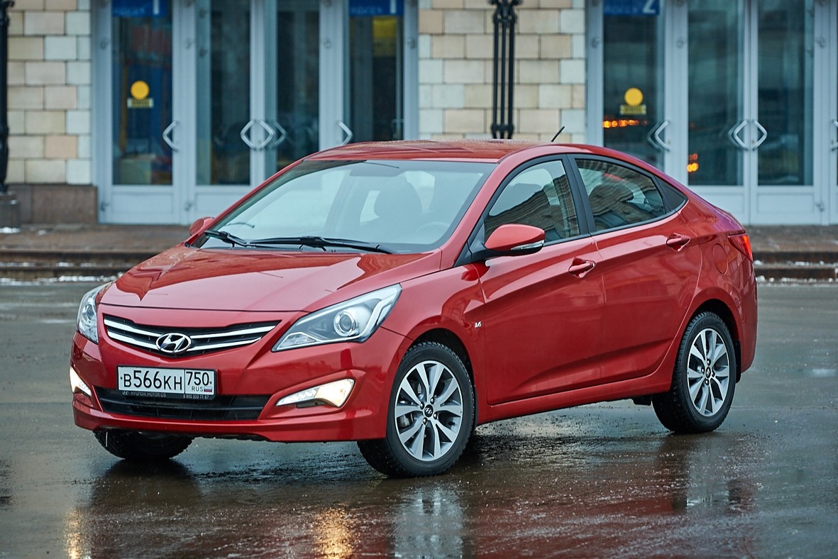 ТОП-10 новых легковых автомобилей в Москве в марте