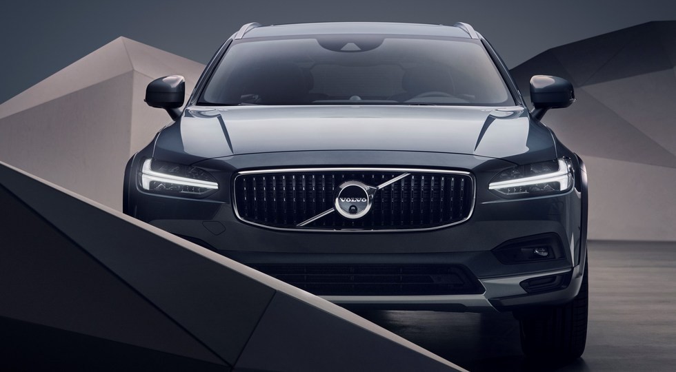Volvo S90/V90 скромно обновили на фоне спада продаж, но при этом их научили экономить