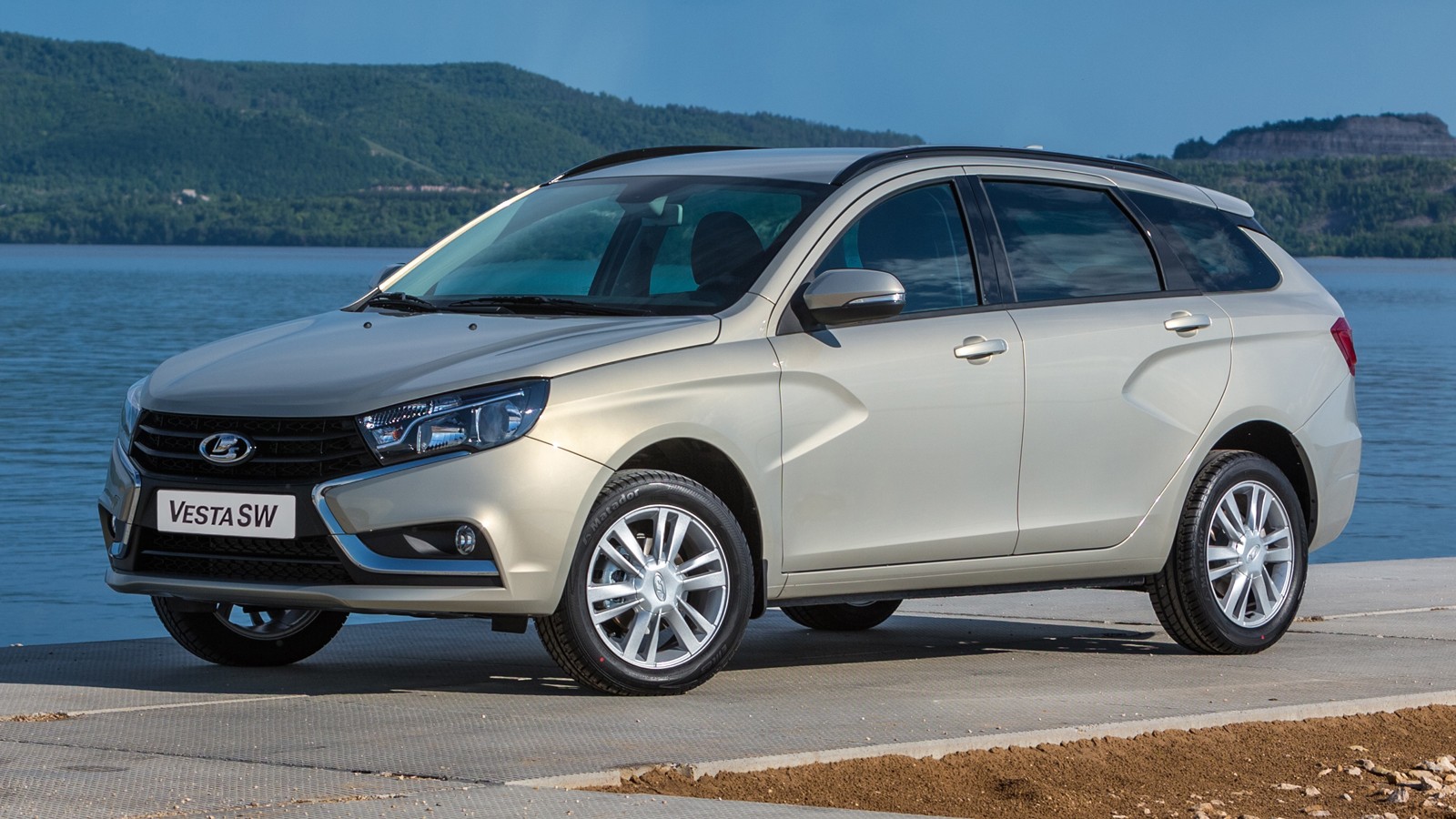На фото: Lada Vesta SW