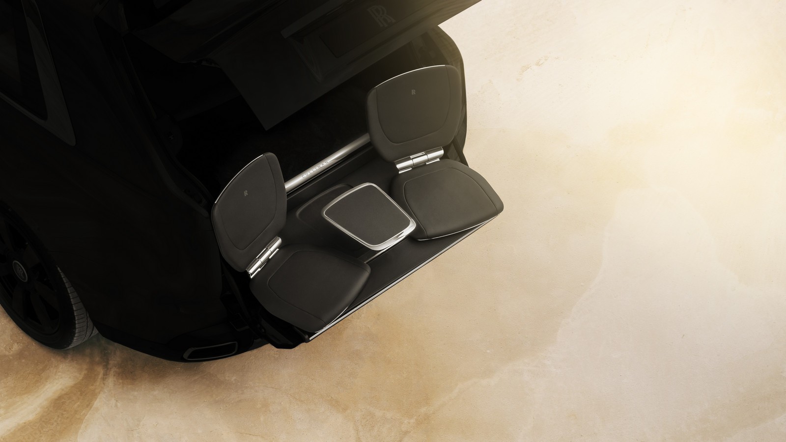 rolls_royce_cullinan_viewing_suite_exterior