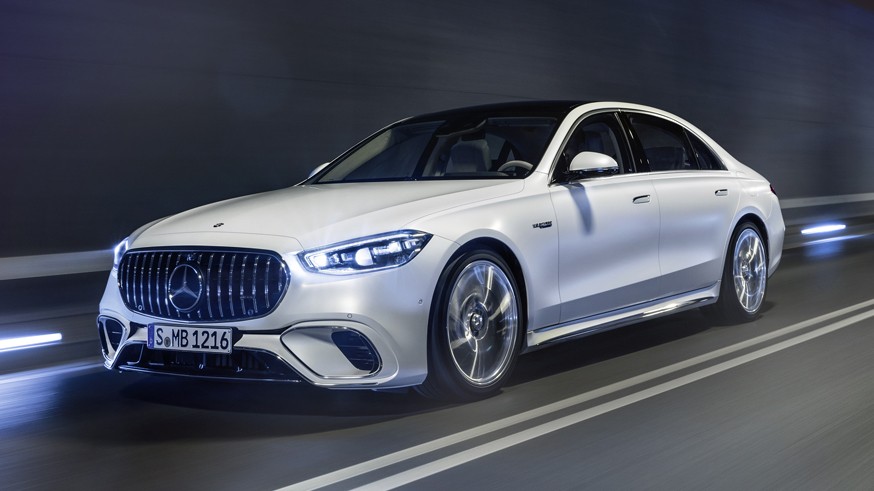На фото: Mercedes-AMG S63 E Performance