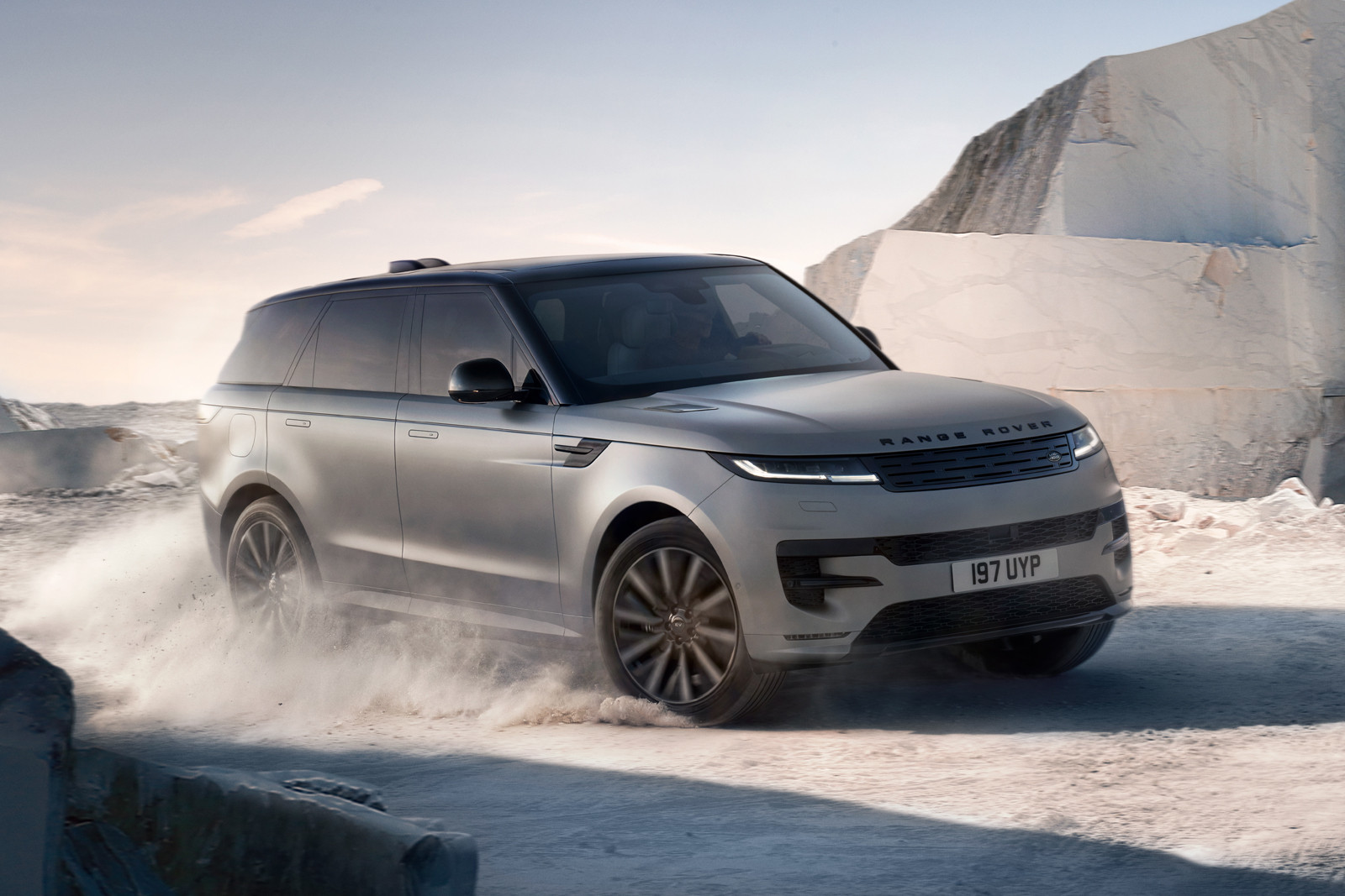Представлен Range Rover Sport Electric с 550-сильной установкой, цены известны