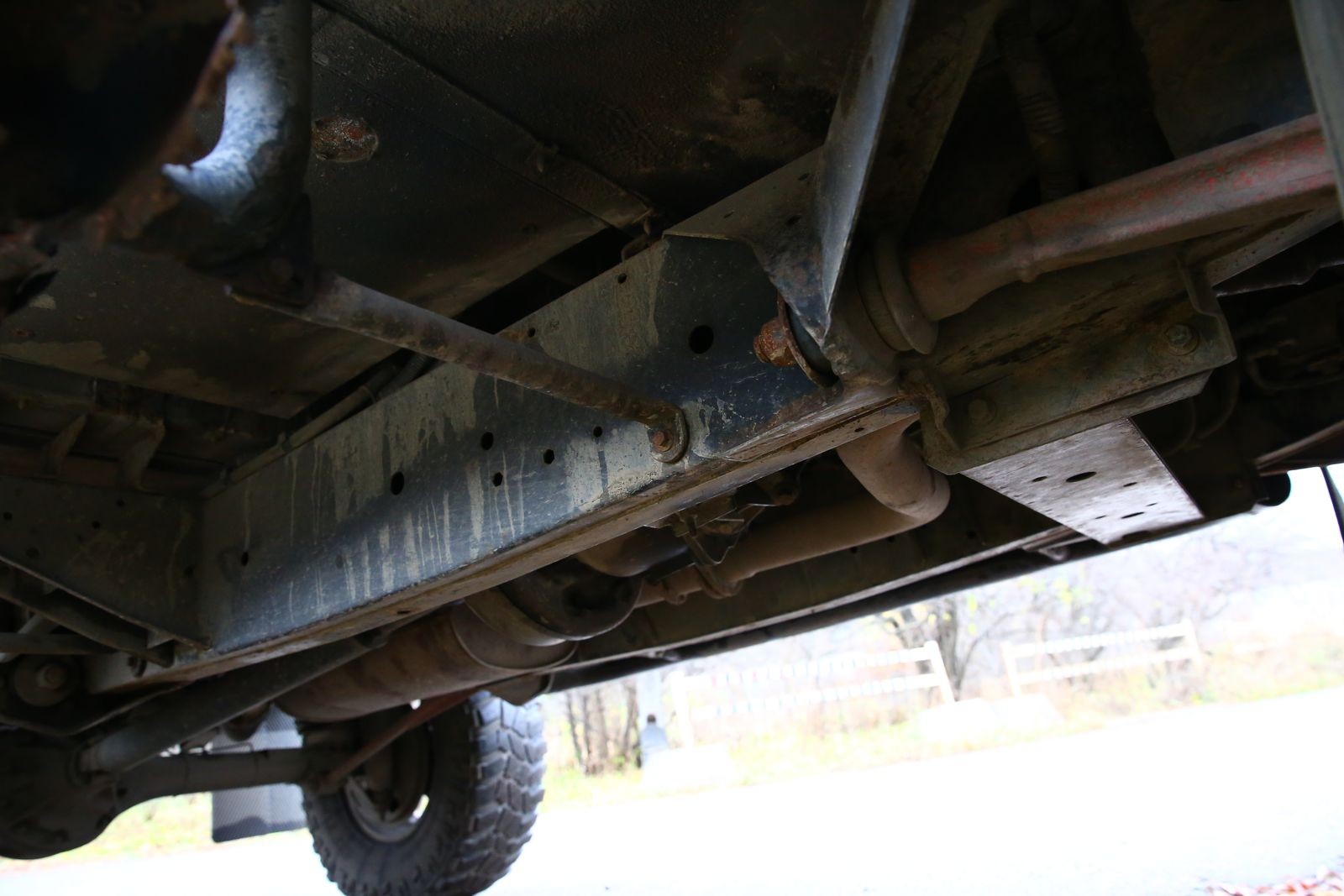 Land Rover Defender с пробегом: кузов негерметичен, алюминий гниёт, зато электрика простая