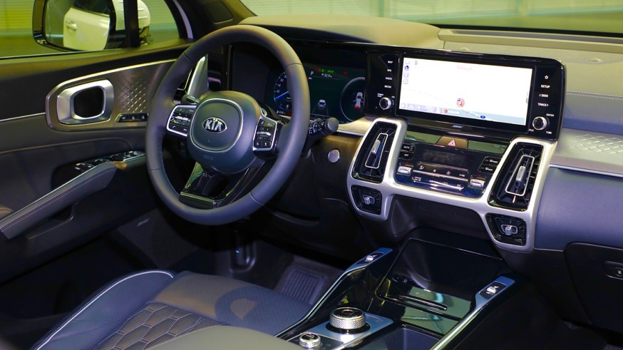 Kia раскрыла моторную гамму российской версии нового Sorento: на выбор бензин или дизель