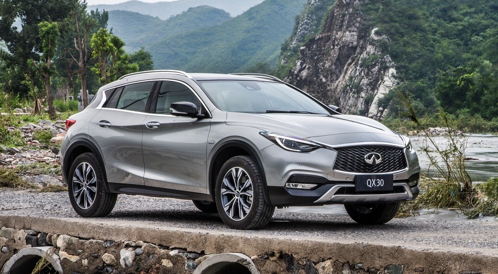 На фото: Infiniti QX30