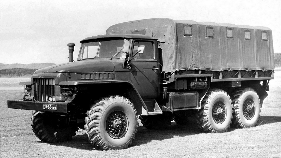 На фото: предсерийный Урал-375 '1961–63