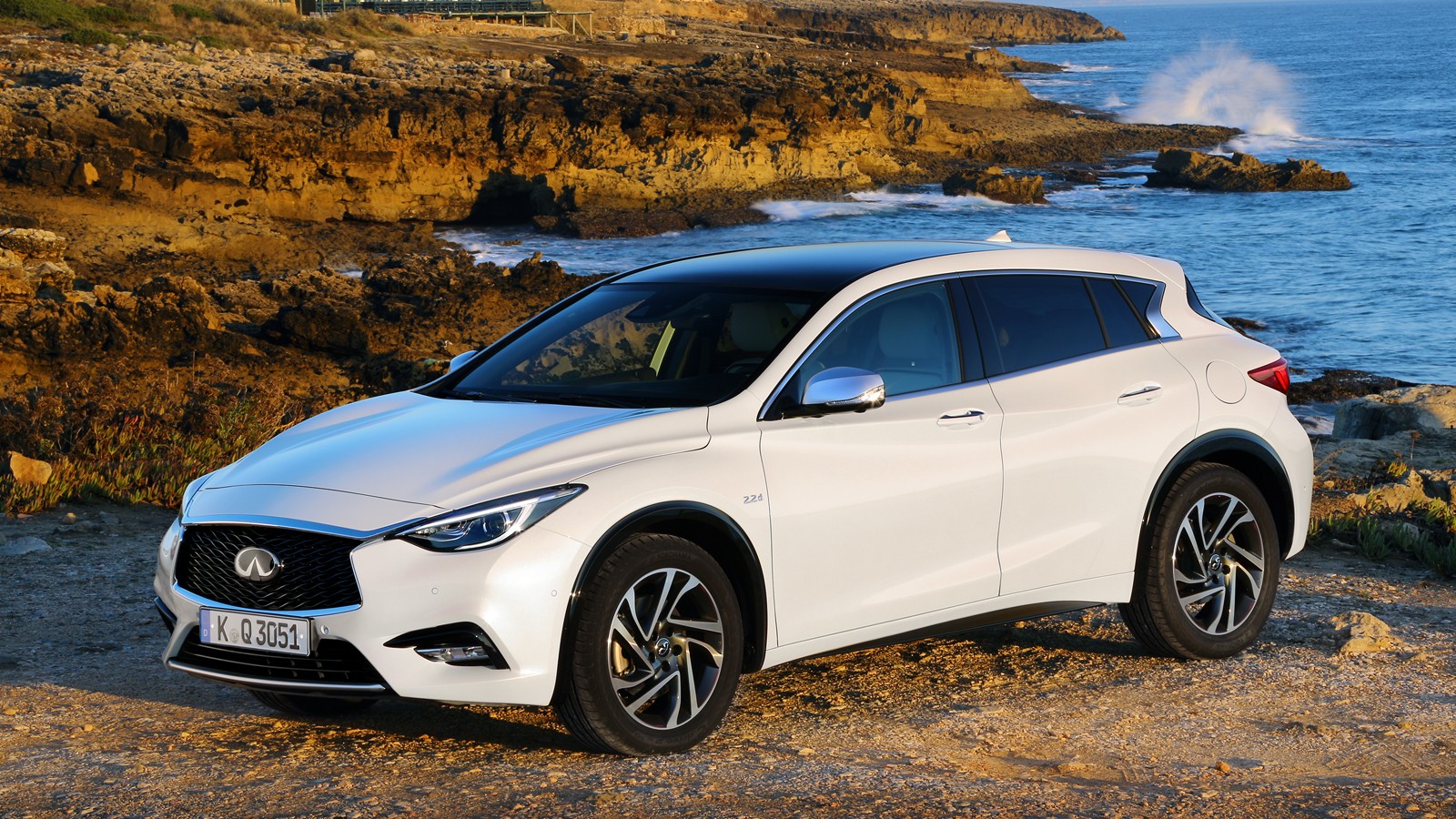 На фото: Infiniti Q30