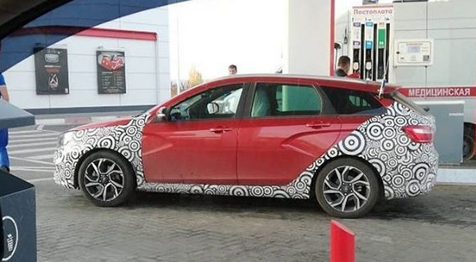 Сюрприз от Lada - 1-ые фото с тестов заряженного универсала Vesta