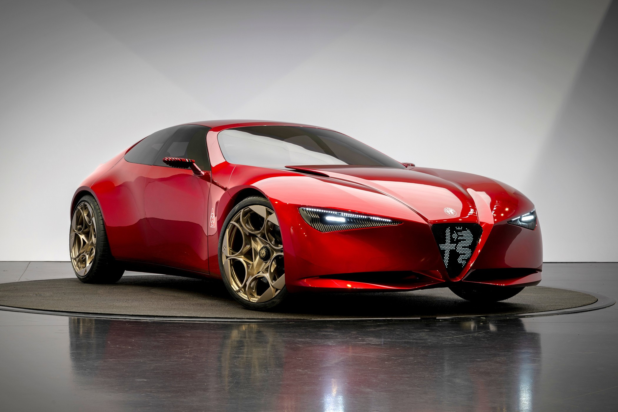 Alfa Romeo Cuorerosso: эффектный концепт-манифест с мощным V6 и полным приводом