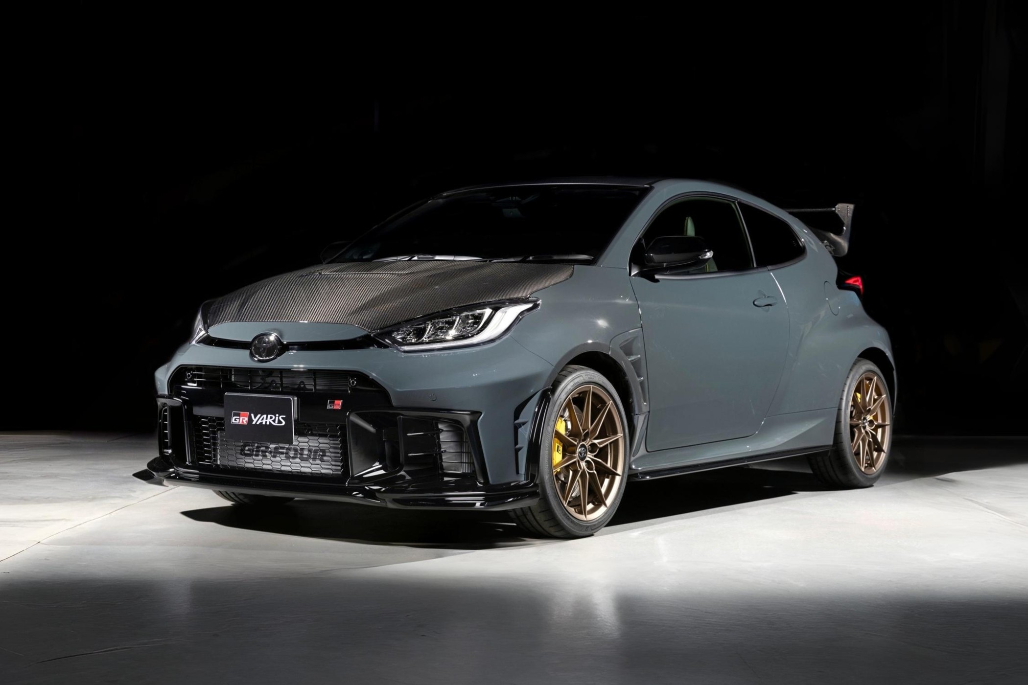 Toyota показала хот-хэтч GR Yaris Morizo RR: новый аэродинамический обвес и гоночный руль