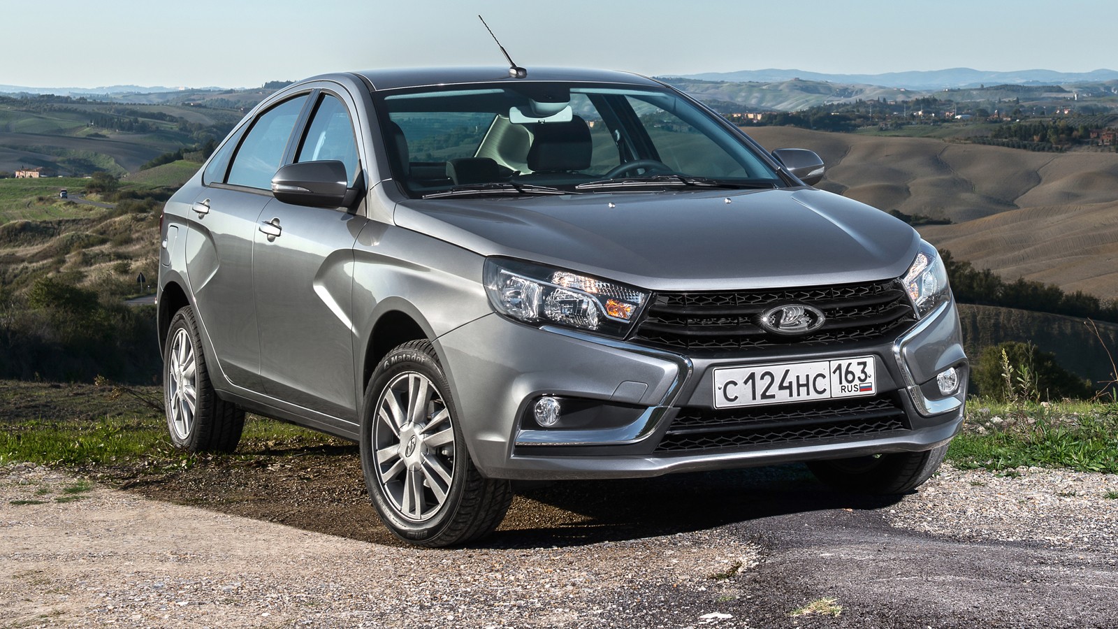 На фото: Lada Vesta