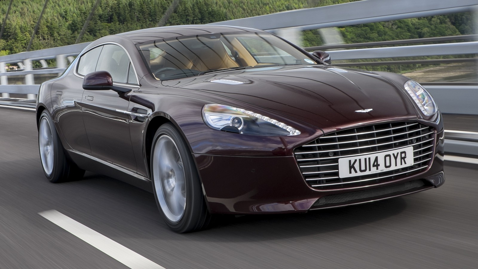 На фото: Aston Martin Rapide