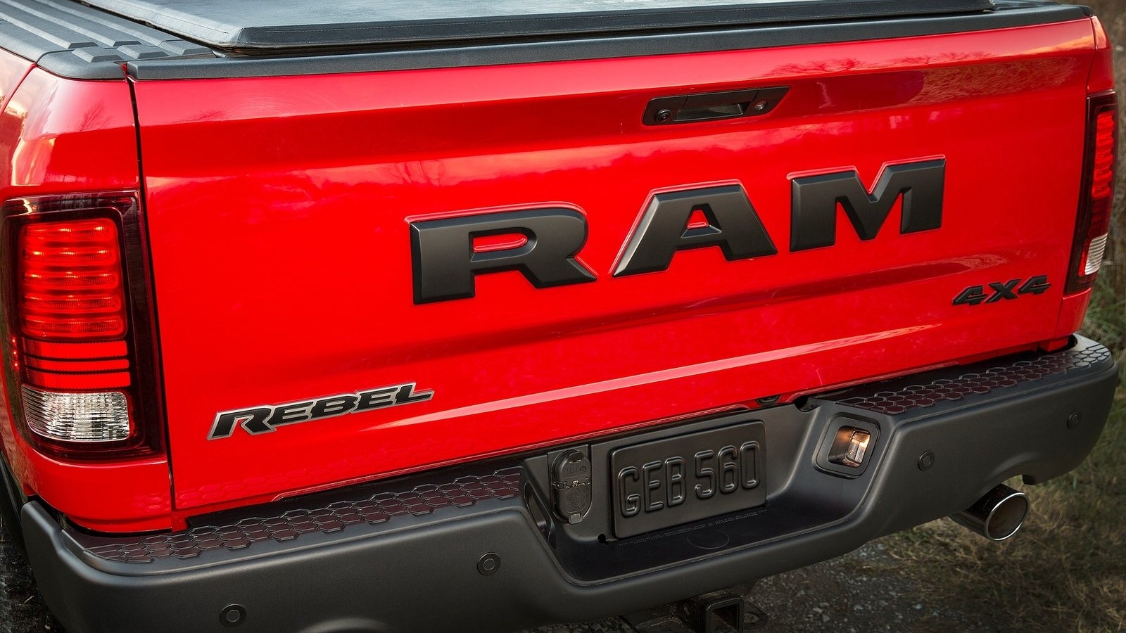 Dodge-Ram_1500_Rebel-2015-1600-24