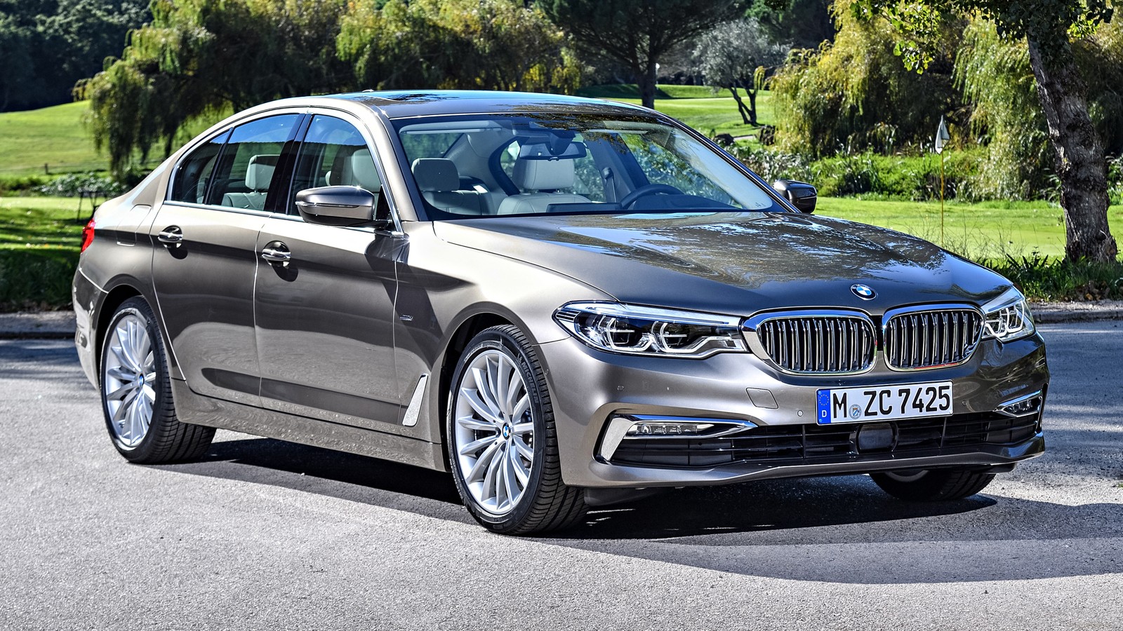На фото: BMW 5 series