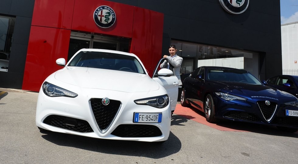 Consegna autovettura Giulia presso concessionaria Marchi Perugia