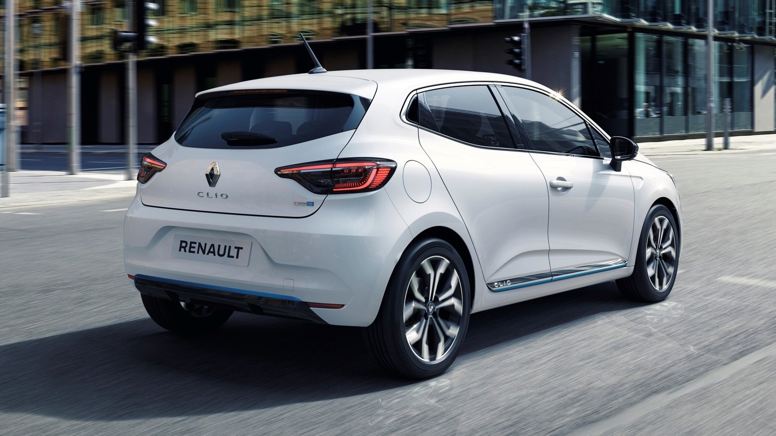 Хитрый ход: гибридные Captur и Clio помогут Renault избежать штрафов