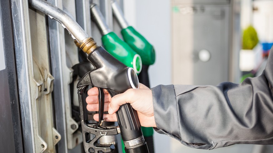 Безрадостный прогноз: цены на бензин и дизельное топливо вырастут в январе