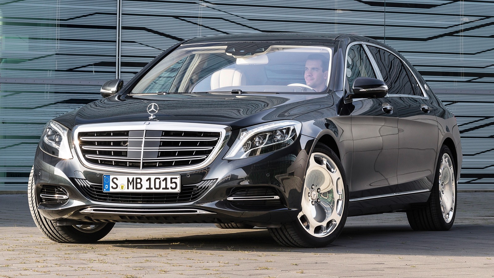 На фото: Mercedes-Maybach S 600