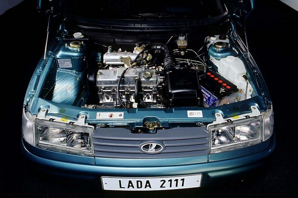 Под капотом Lada 111 '1997–2009