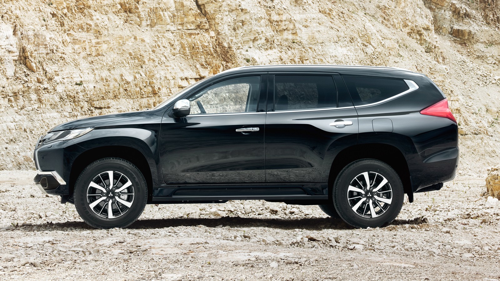 mitsubishi_pajero_sport_88