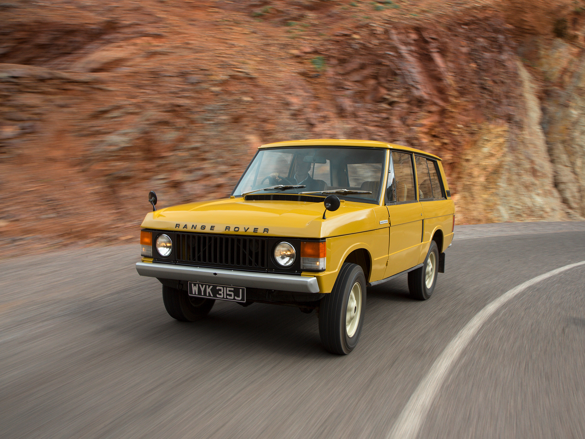Карета повышенной проходимости: как появился Range Rover и почему он стал культовым