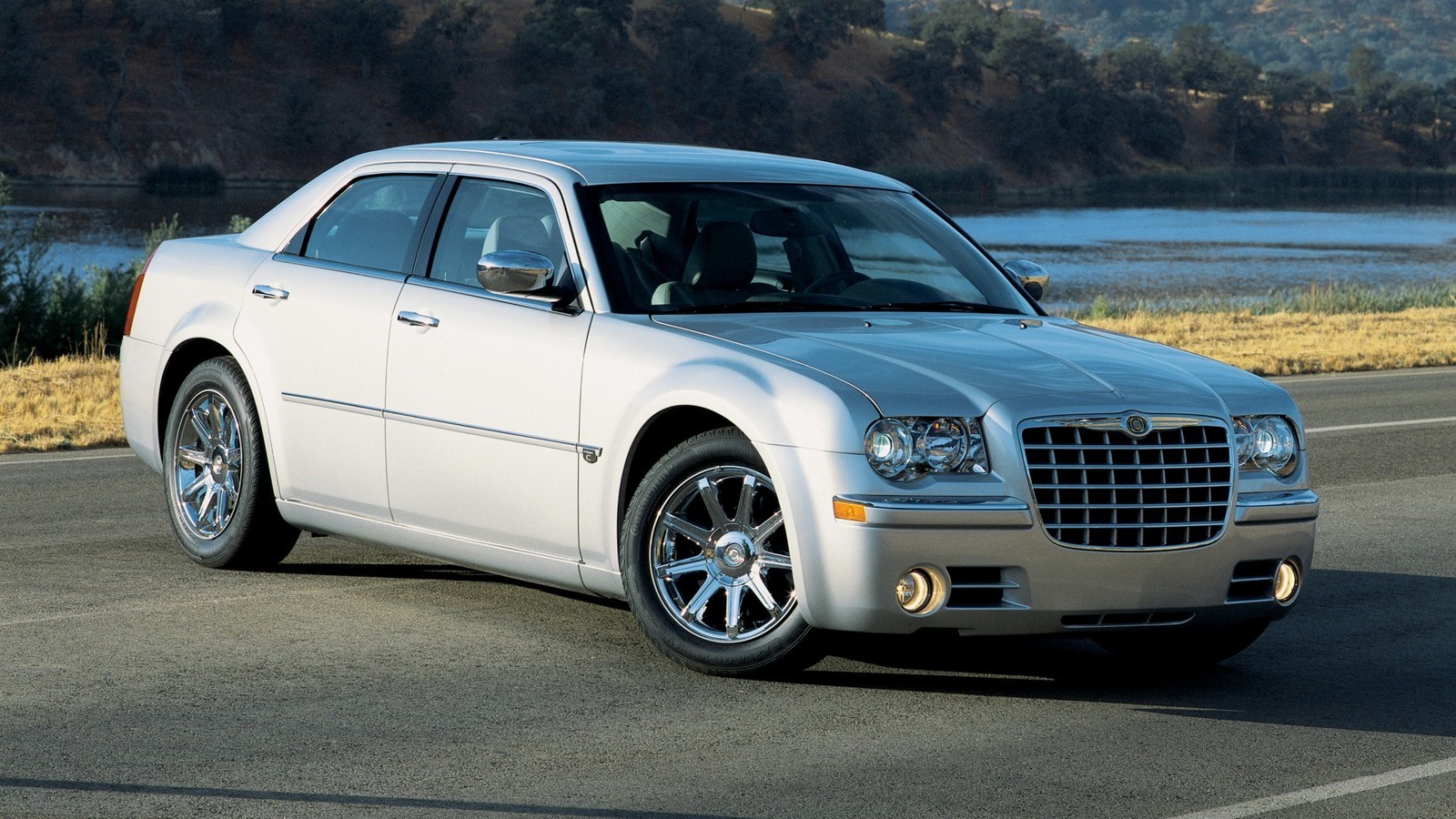 На фото: Chrysler 300C (LX) '2004–07