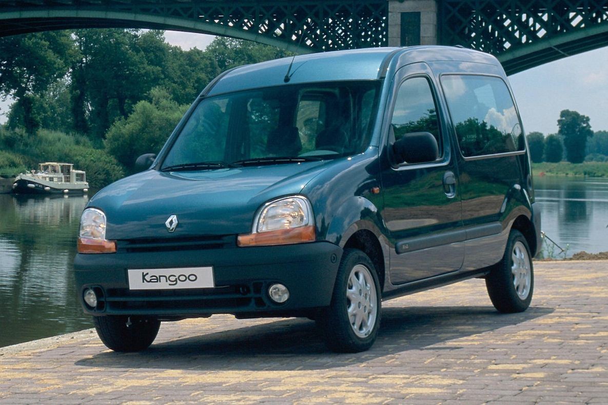 Купить б у рено москва. Renault Kangoo 1998 салон. Сливная Канго Рено Кангу. Рено как Ока.