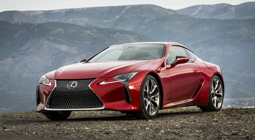 На фото: Lexus LC 500