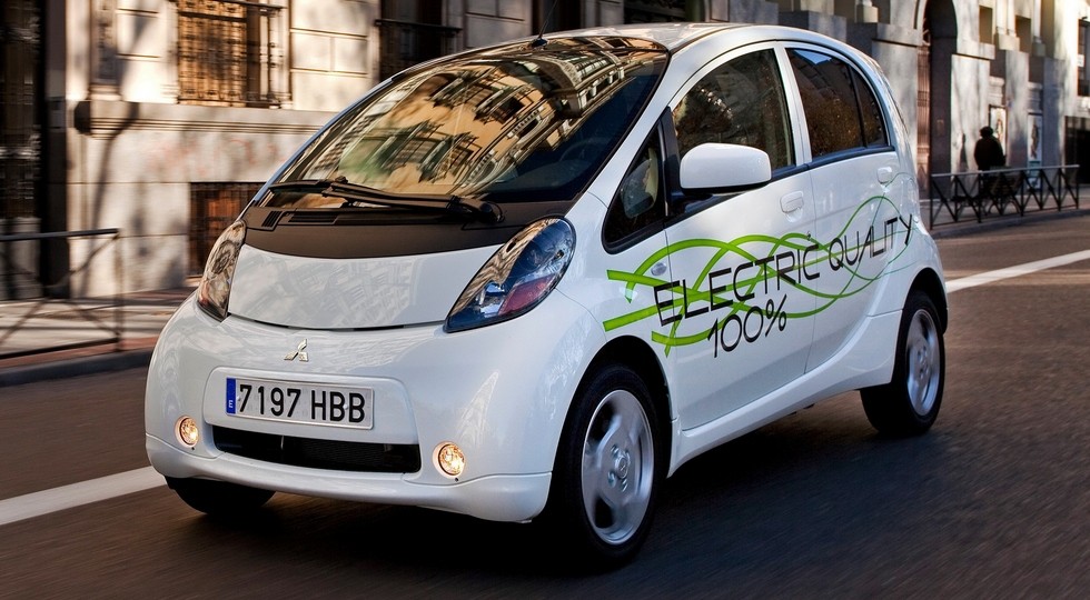 На фото: Mitsubishi i-MiEV