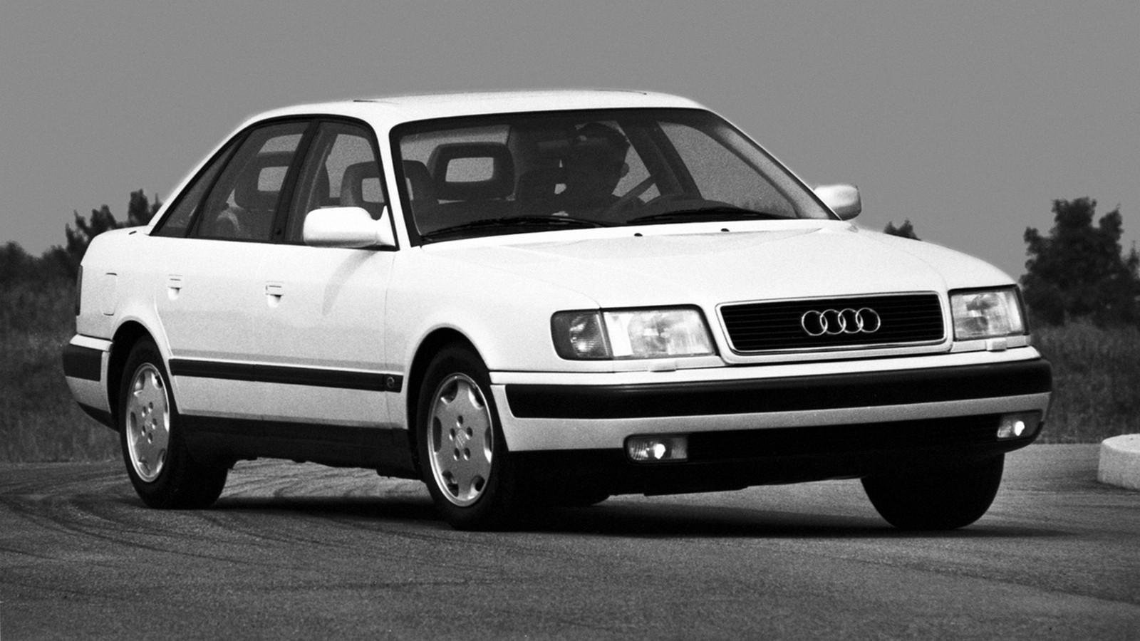 На фото: Audi 100 North America (4A,C4) 