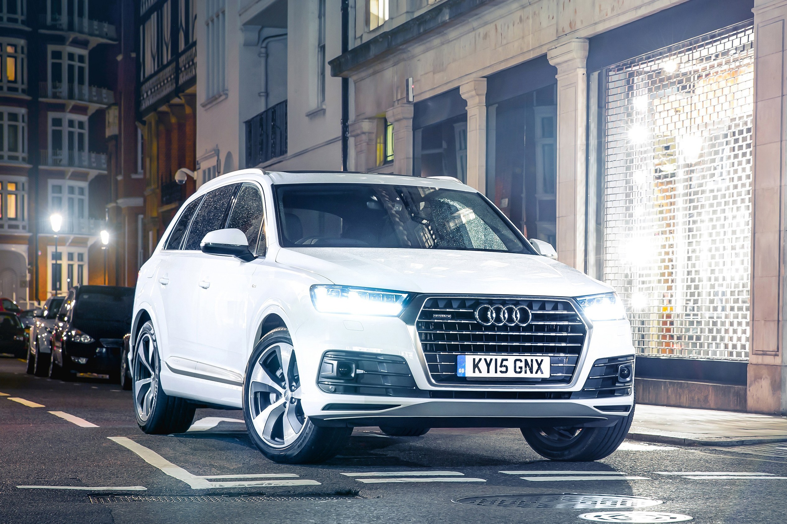 Ауди q7 2019 год. Ауди q7 quattro. Audi q7 2021. Audi q7 quattro s line. Audi q7 2017 s line.