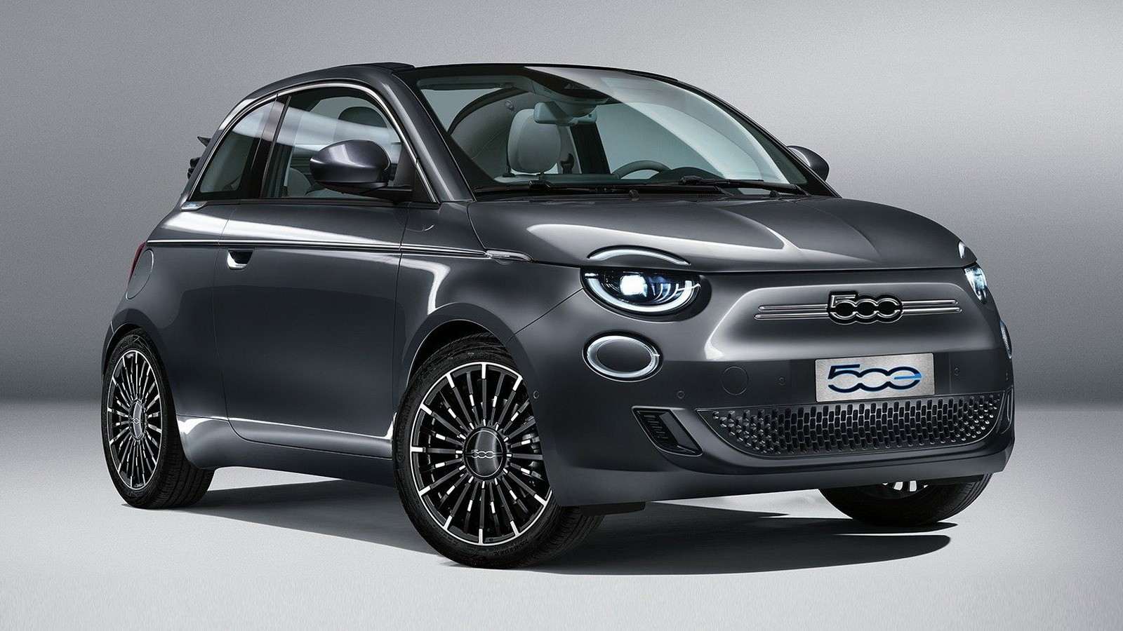 Новый Fiat 500e: слишком дорогой и не очень дальнобойный