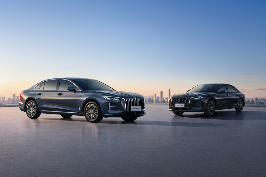 Обновлённый седан Hongqi H5 поступил в продажу, компанию ему составил улучшенный минивэн HQ9