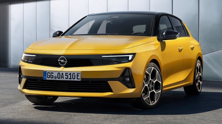 Opel Astra в новом поколении разделила технику с родственным Peugeot 308
