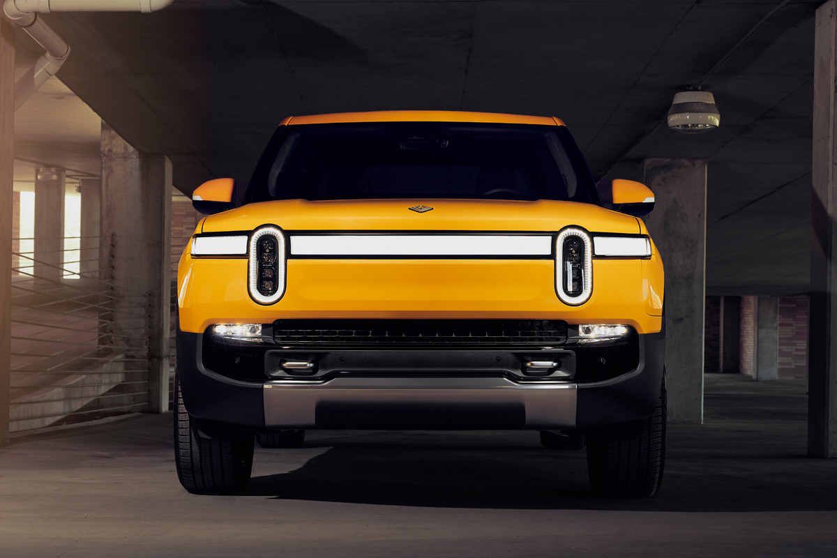 Обновлённые пикап и внедорожник Rivian R1T и R1S могут получить новую  батарею - КОЛЕСА.ру – автомобильный журнал