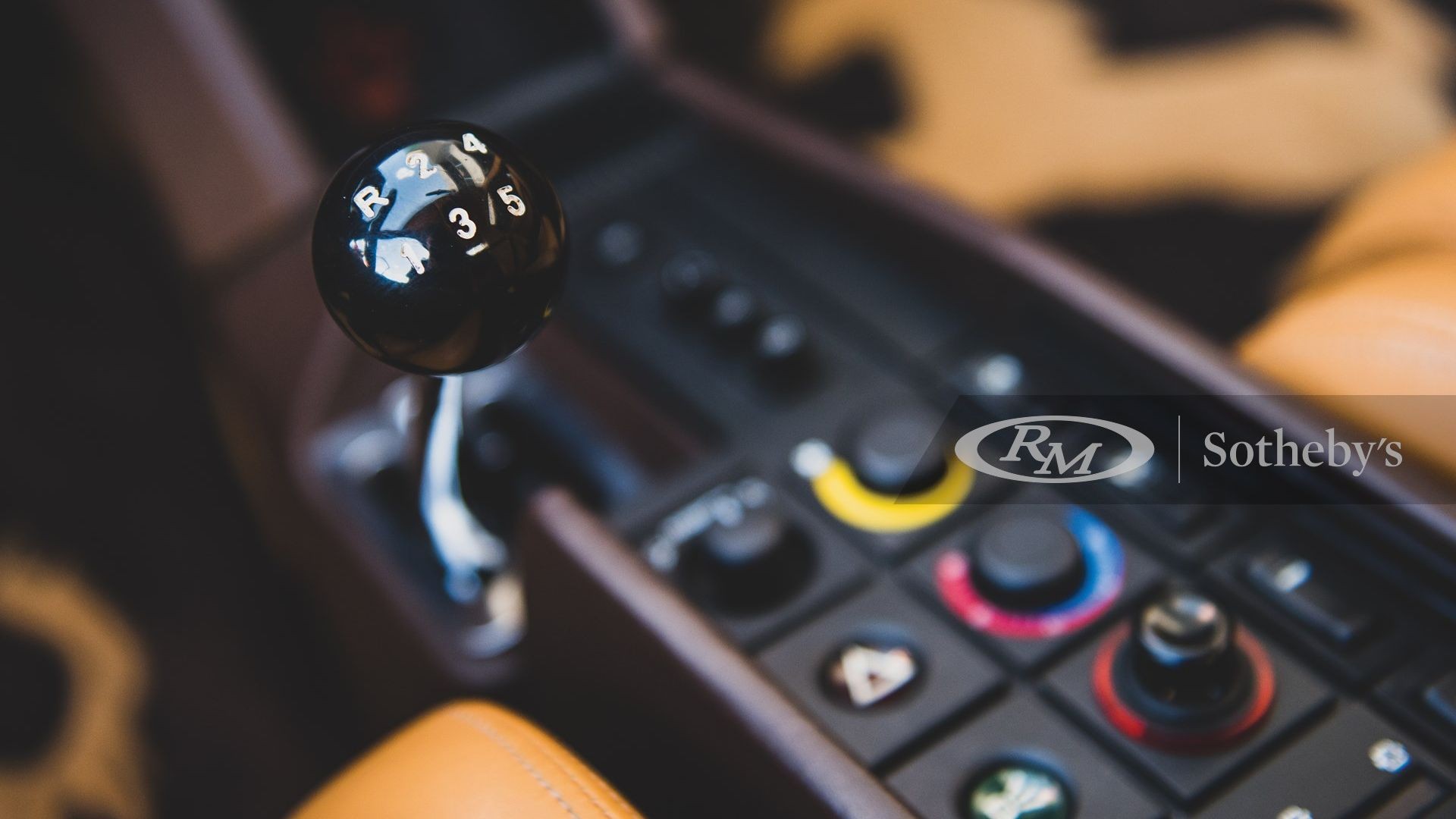 Легендарная Ferrari Testarossa с маленьким пробегом выставлена на продажу