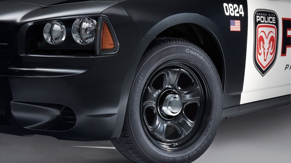2006 dodge charger полиция колесо