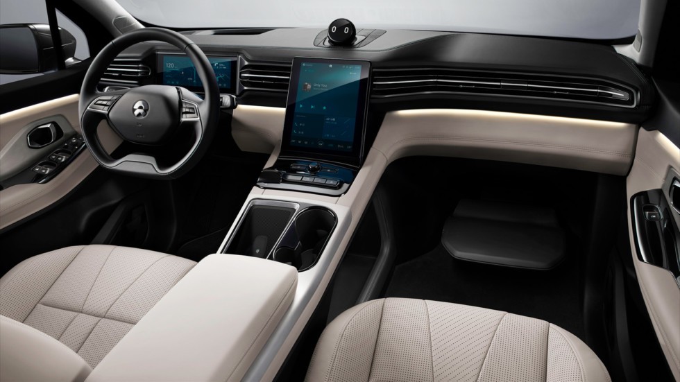 NIO ES8