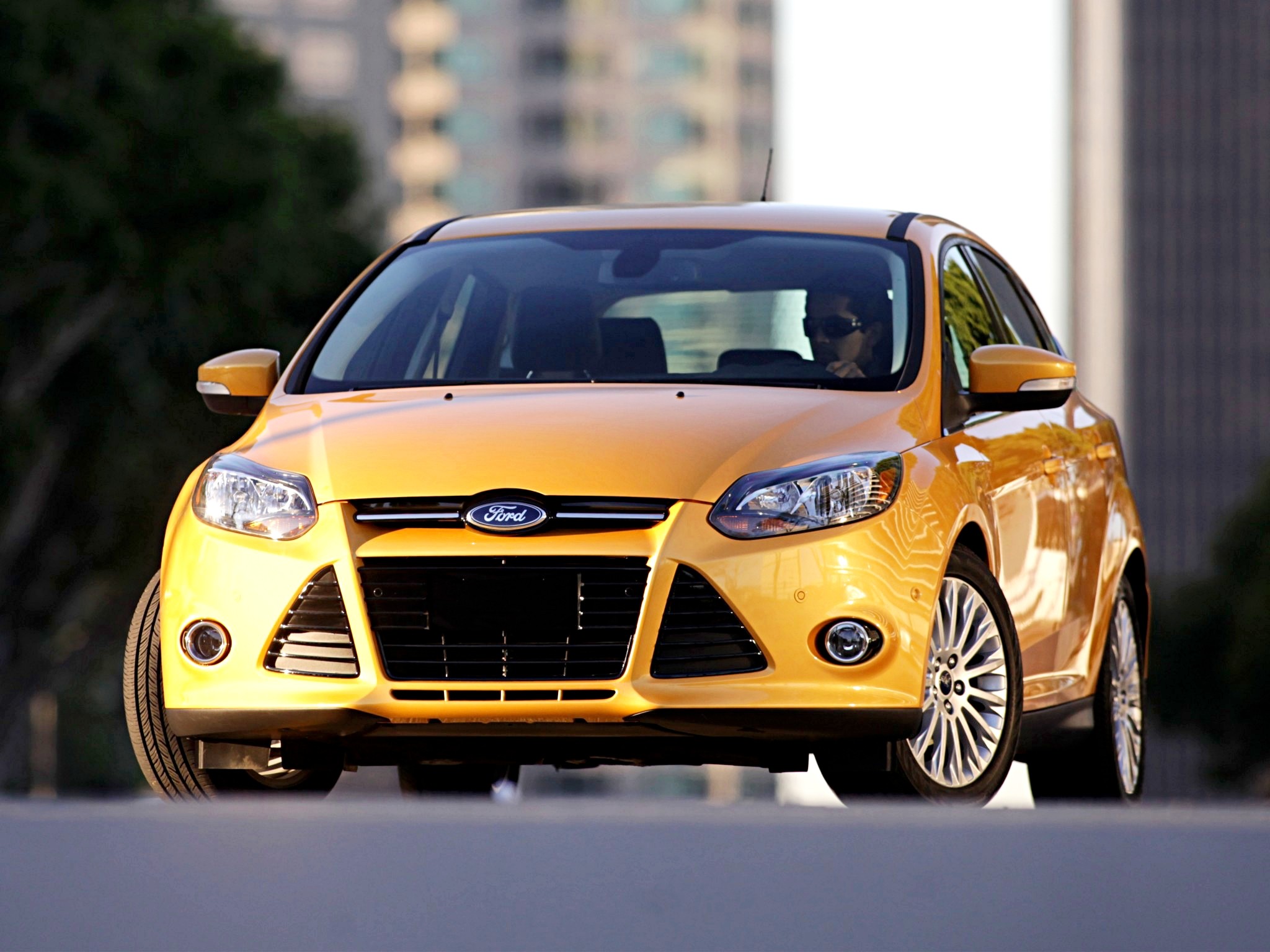Кто выпускает автомобиль. Ford Focus Fusion. Машины выпущенные в 2011. Желтые нестандартные машины. Ford Focus 70-е.