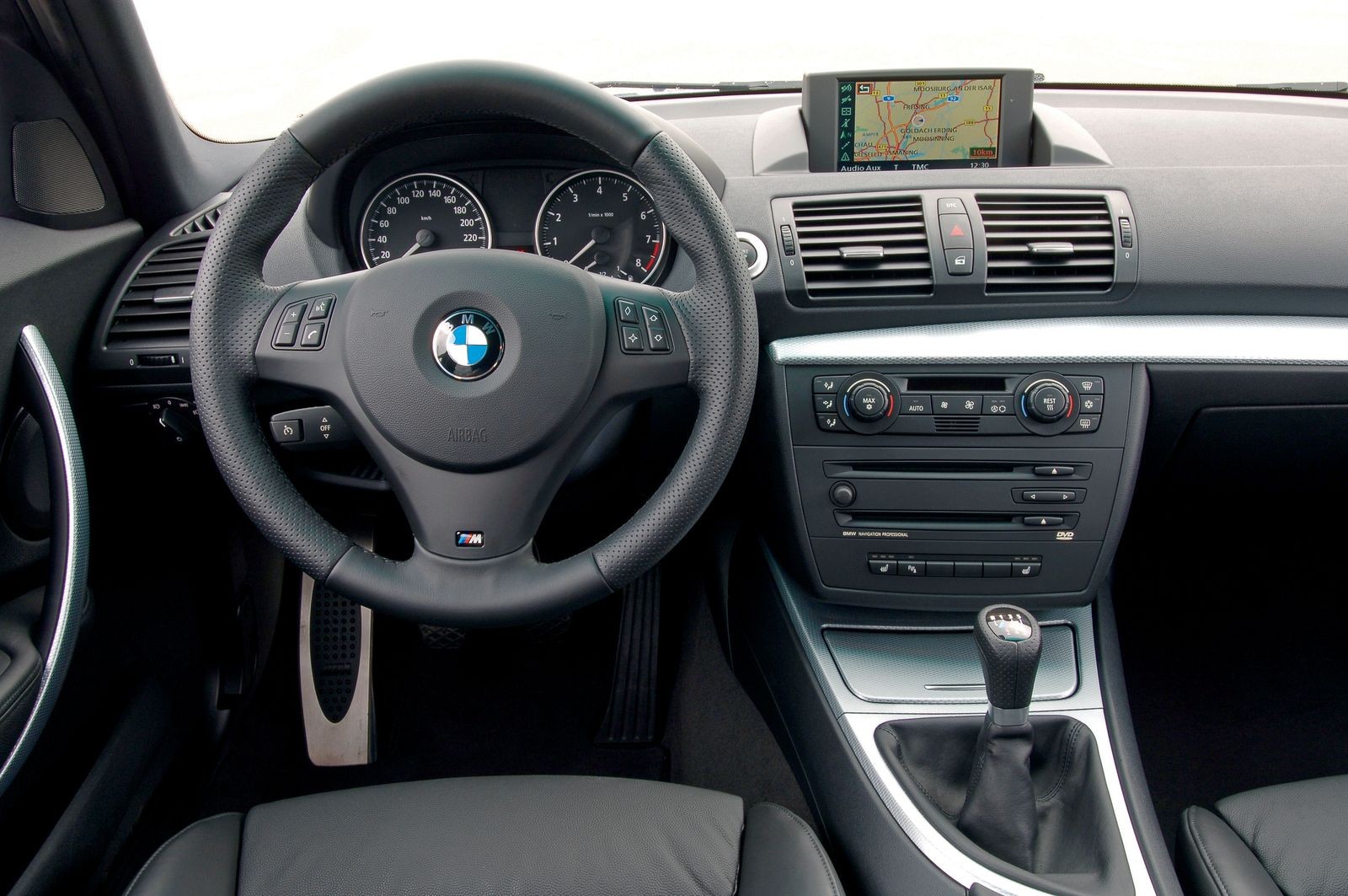 Обновленный БМВ Х3 G01 2017-2018 цена фото, видео BMW X3 характеристики