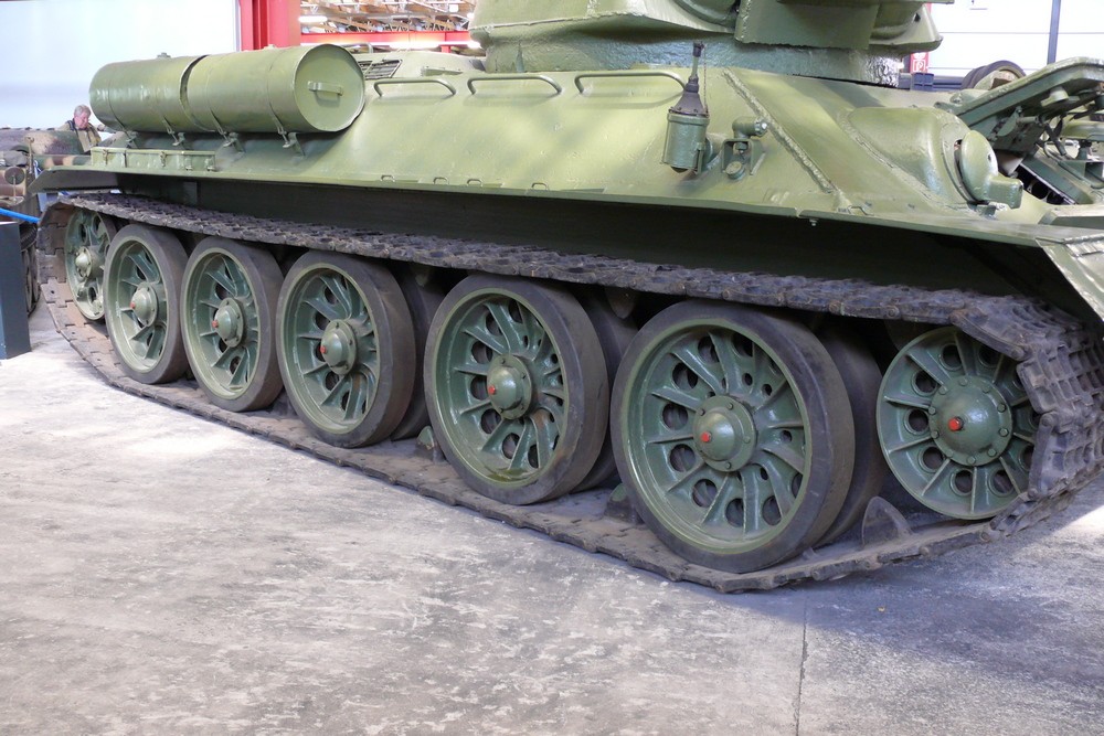 Танк Т-34 с пробегом: мотор и трансмиссия - – автомобильный журнал