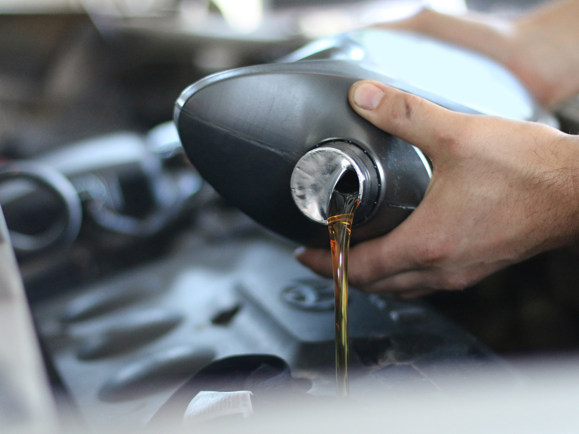 Эксперты рассказали, какое моторное масло выбрать для бензинового и дизельного двигателя
