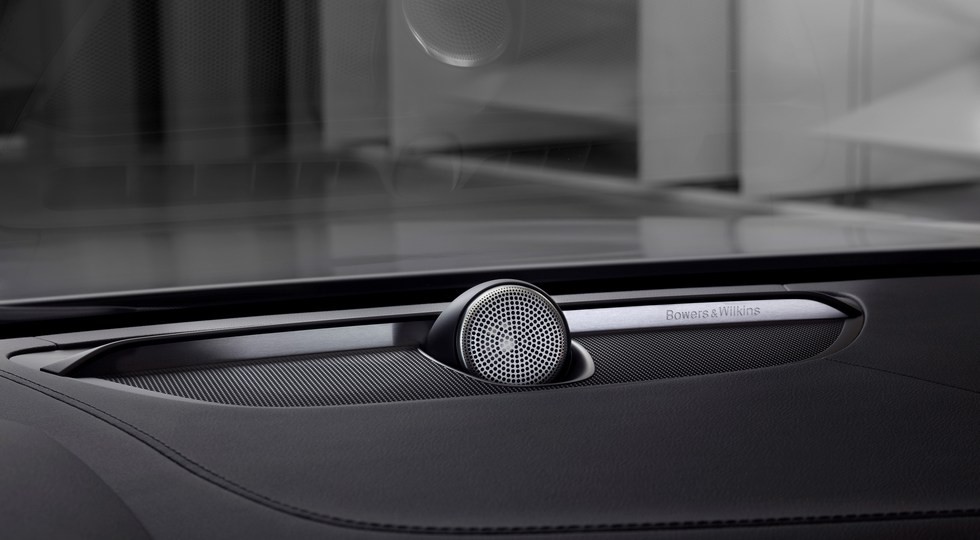 Volvo S90/V90 скромно обновили на фоне спада продаж, но при этом их научили экономить