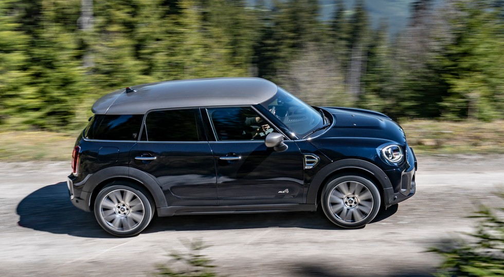 Кроссовер Mini Countryman обновлён: топовый мотор «придушили», зато больше версий имеют 8АКП