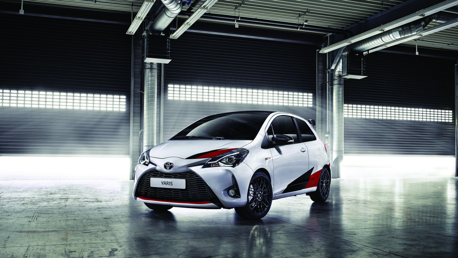 01-yaris-grmn-34front-final