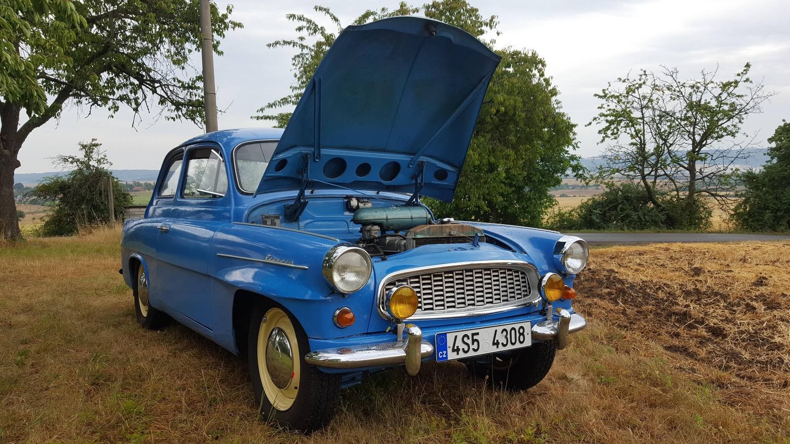 Хруст шестерен и груды кирпичей: тест-драйв Skoda Octavia 1962 года