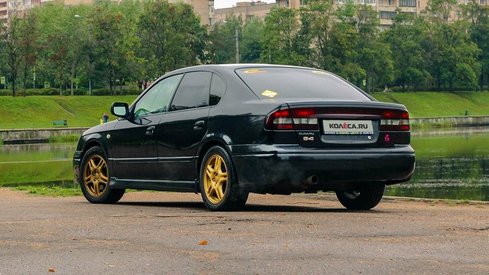 Subaru legacy старая