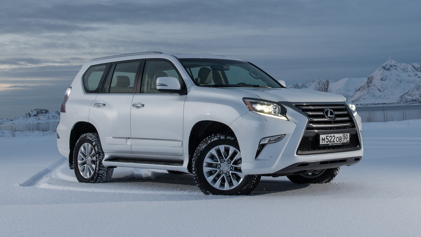 На фото: Lexus GX